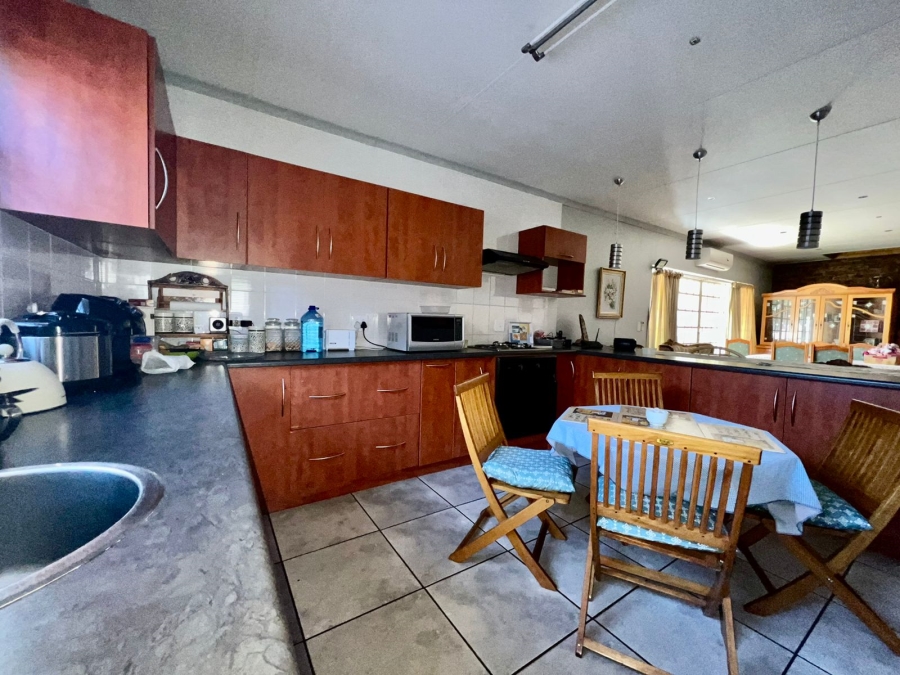 8 Bedroom Property for Sale in Baillie Park North West
